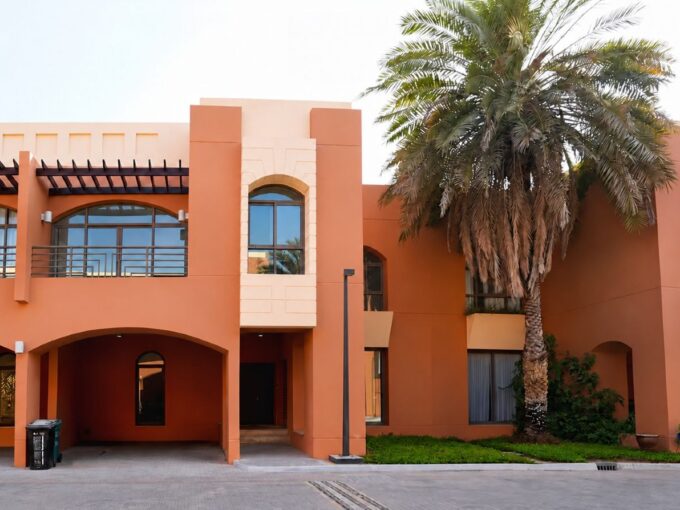 NO COMMISSION |Massive 5BR villa | Private Beach
