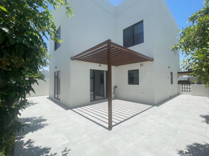 FURNISHED 4BR VILLA+MAID| CORNER PLOT | SINGLE ROW
